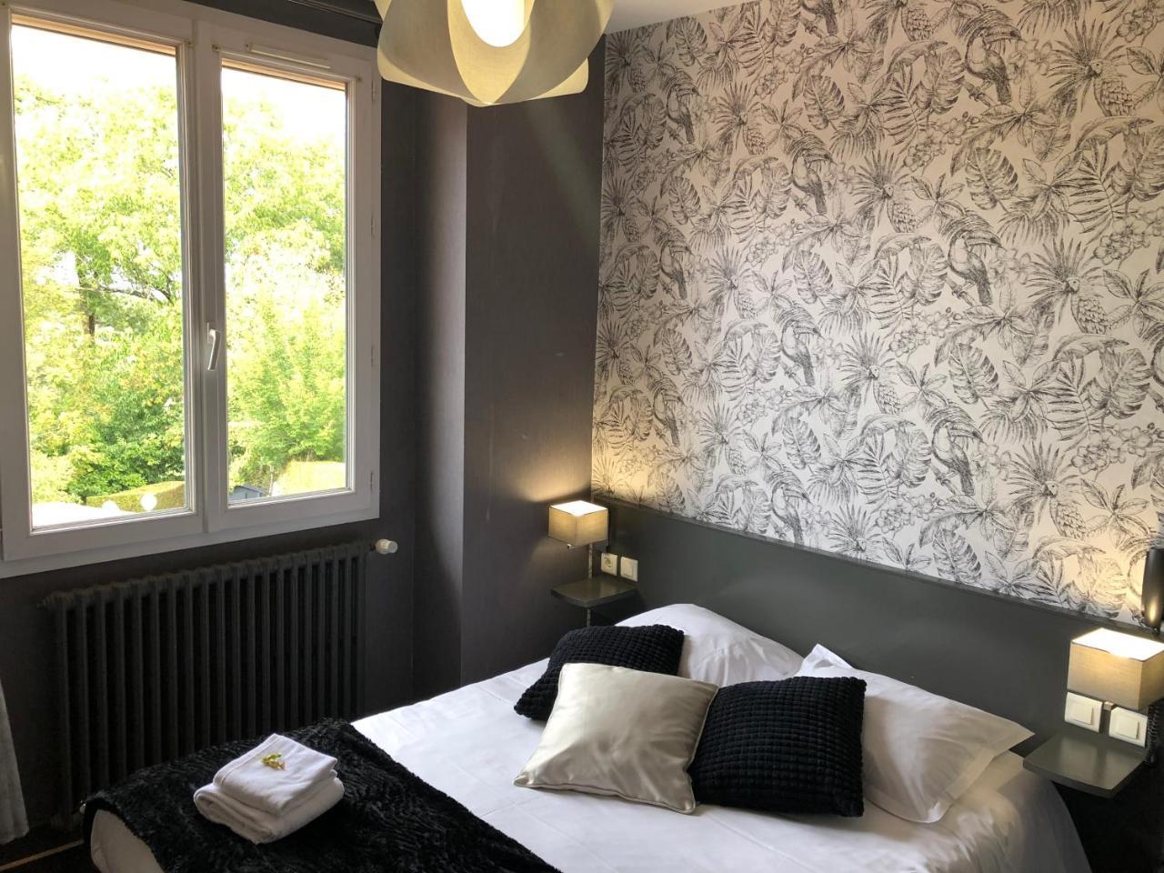 Logis Hotel Auberge De L'Etang Magnac-Bourg Bagian luar foto