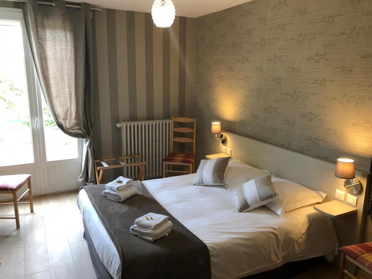 Logis Hotel Auberge De L'Etang Magnac-Bourg Bagian luar foto