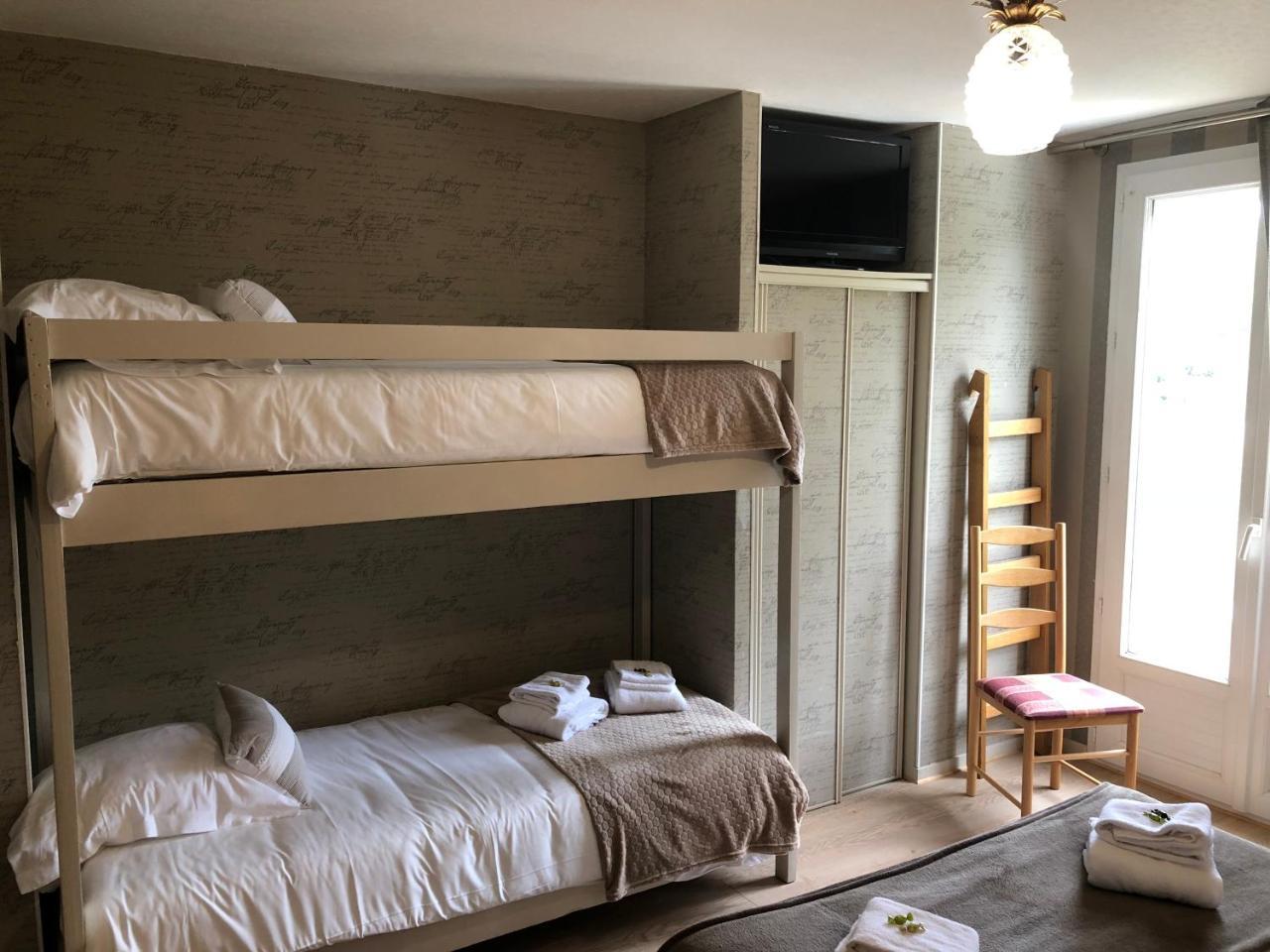 Logis Hotel Auberge De L'Etang Magnac-Bourg Bagian luar foto