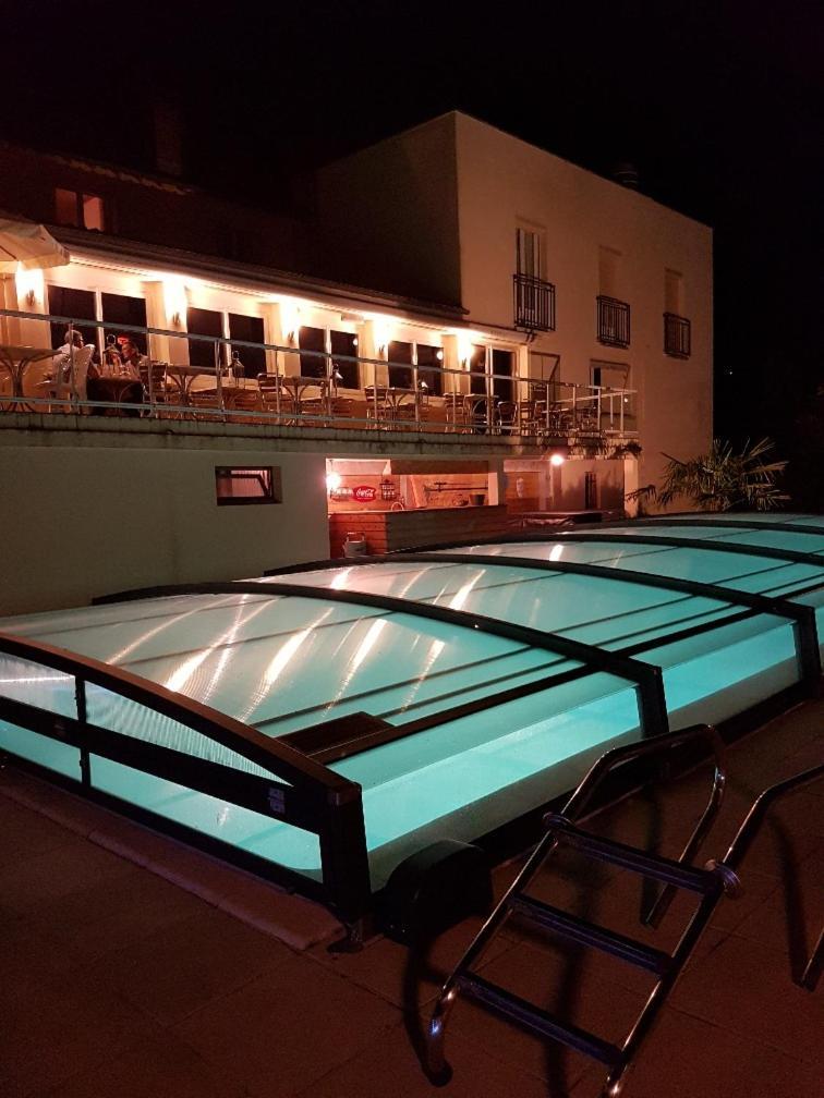 Logis Hotel Auberge De L'Etang Magnac-Bourg Bagian luar foto